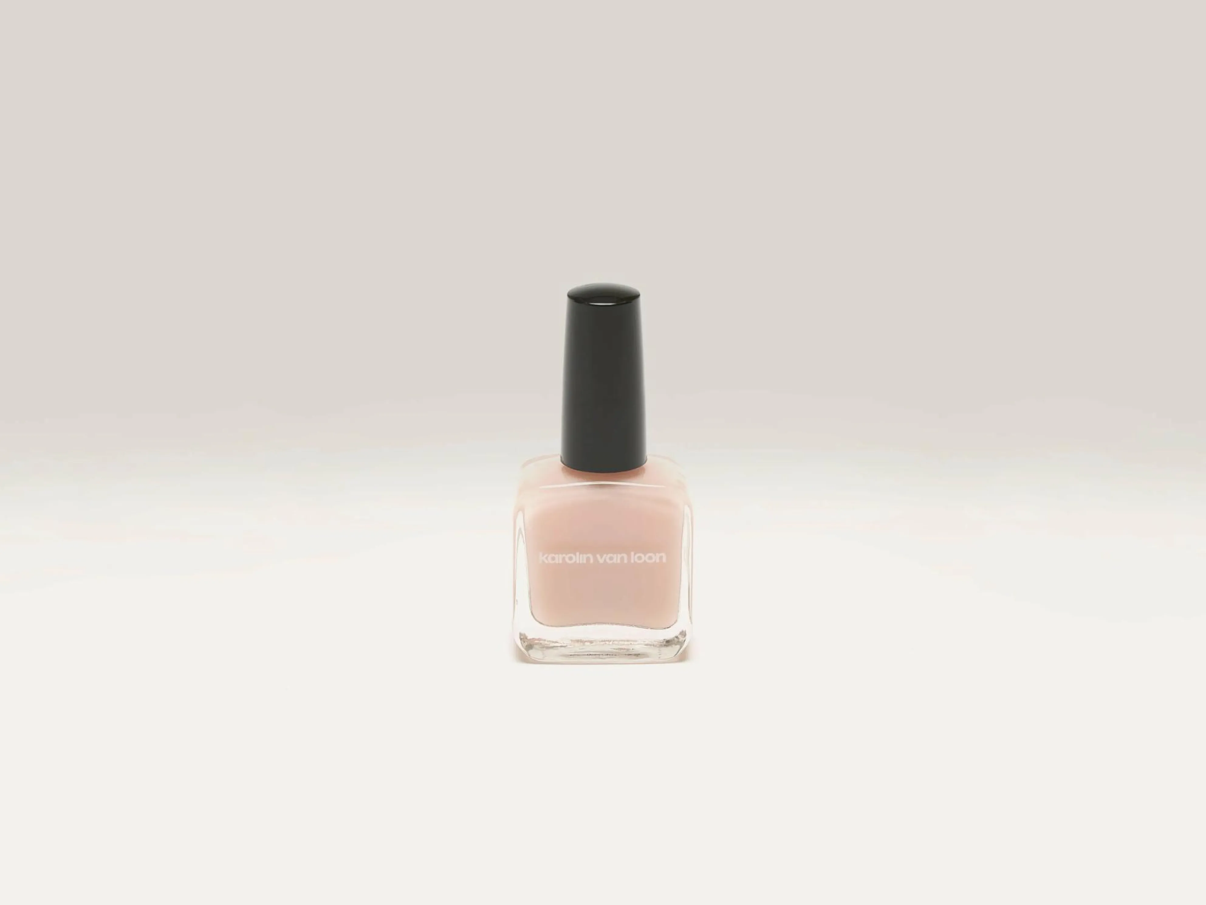 KAROLIN VAN LOON 26 La Premiere Veganistische Base Coat