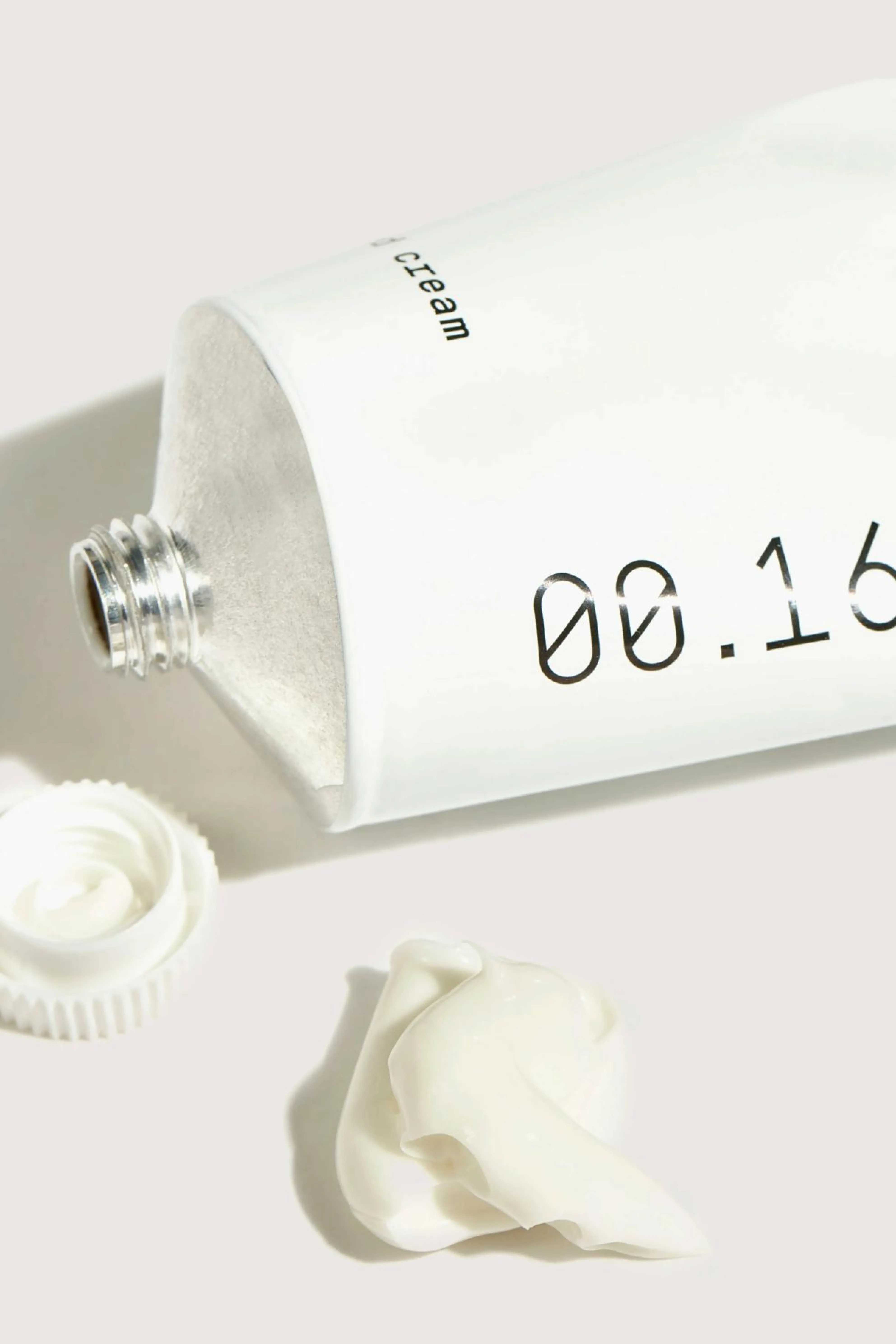 MID/NIGHT 00.00 Handcrème 00.16